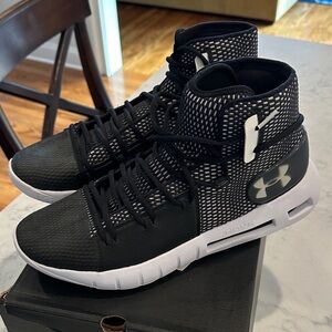 Under Armour Black and White High-Top Shoes Hovr Havoc size 13